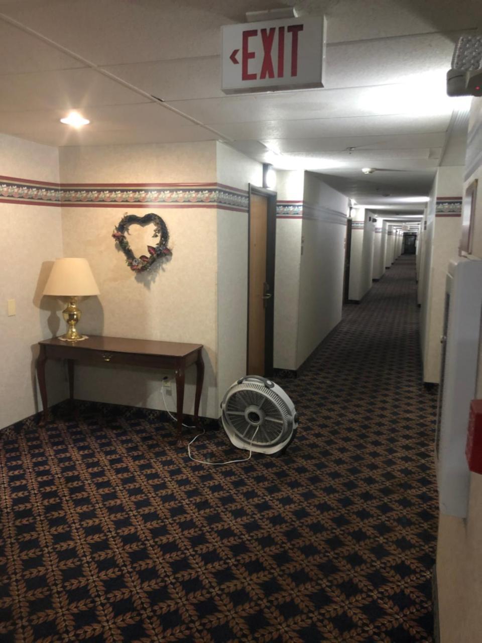 Quality Express Inn & Suites Mineral Wells Exteriör bild